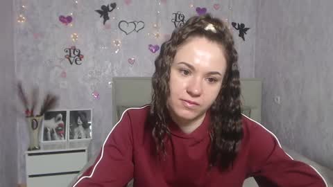 Snapshot of kiaracriegs chatting on 03.12.25 Kara online show from 03.12.25