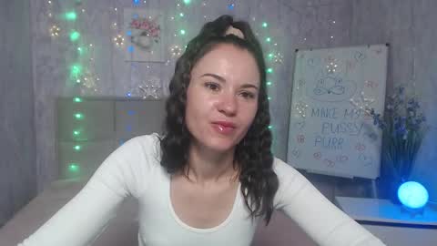 Snapshot of kiaracriegs chatting on 10.04.25 Kara online show from 10.04.25