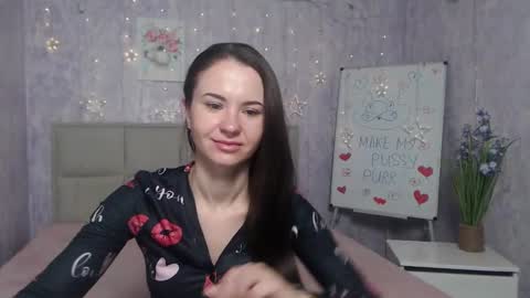 Snapshot of kiaracriegs chatting on 10.12.25 Kara online show from 10.12.25