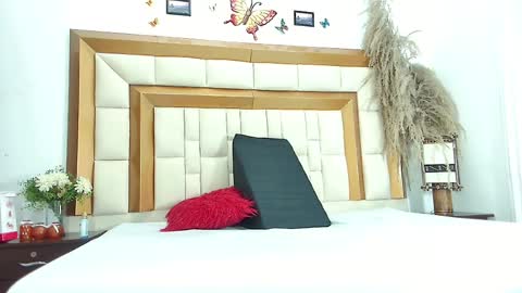 Kiara... online show from 04.25.26