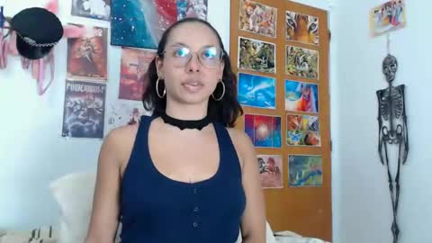 kiaralenon online show from 11.21.25