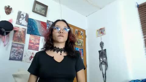 kiaralenon online show from 11.25.25