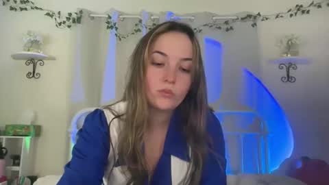 Snapshot of kiaraxoxo chatting on 11.01.25 Kiara online show from 11.01.25