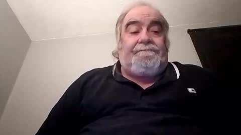 Snapshot of kickinme chatting on 10.26.25 KICKINME online show from 10.26.25