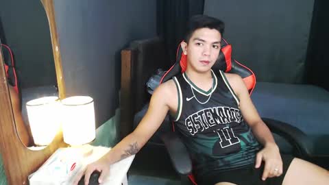 Snapshot of kiel_asianboy chatting on 06.05.26 EJ online show from 06.05.26