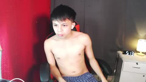 Snapshot of kiel_asianboy chatting on 06.25.26 EJ online show from 06.25.26