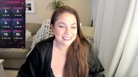 Snapshot of kierareines chatting on 03.10.25 Kiera Reines online show from 03.10.25