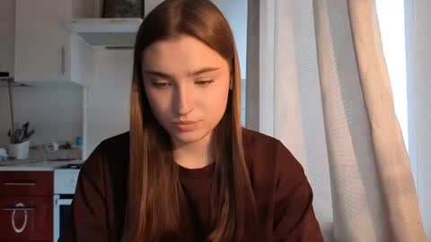 Ola my name is Lissa  Lets hit 10 Thumbs Up together   online show from 04.23.26