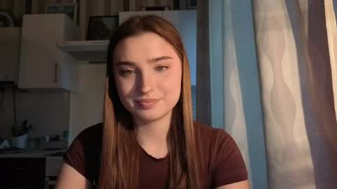 Ola my name is Lissa  Lets hit 10 Thumbs Up together   online show from 04.25.26