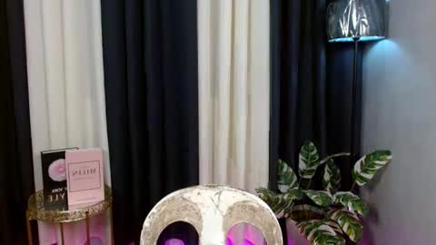 Im Mia online show from 09.30.25