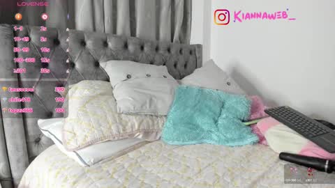 INSTAGRAM Kiannaweb  online show from 03.02.25