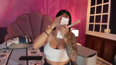 Snapshot of kiim_taaylor chatting on 12.26.24 Kim online show from 12.26.24