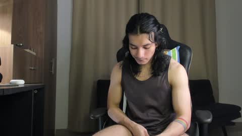 Snapshot of kikeruiz_19 chatting on 12.01.24 kikeruiz 19 online show from 12.01.24