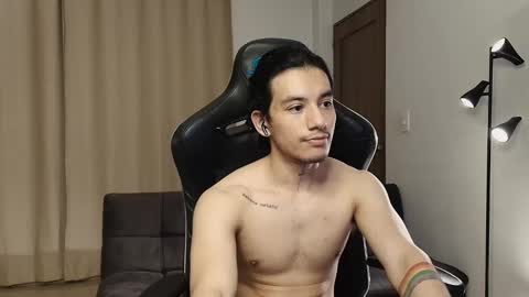 Snapshot of kikeruiz_19 chatting on 02.27.25 kikeruiz 19 online show from 02.27.25