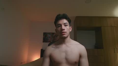 Snapshot of kikeruiz_19 chatting on 10.27.25 kikeruiz 19 online show from 10.27.25