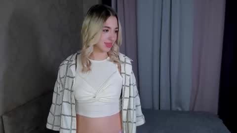 Bella online show from 11.23.25