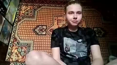 kikibang_ online show from 10.13.25