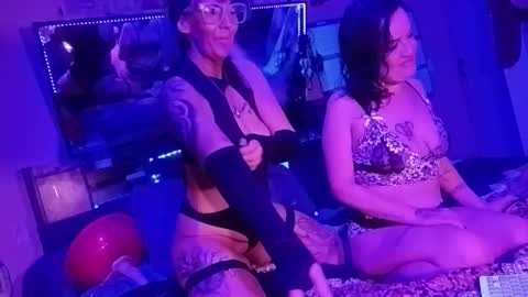 kikilovespartylights online show from 02.25.26