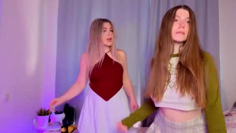 Snapshot of kileymith chatting on 11.18.25 ZofiaLiya online show from 11.18.25