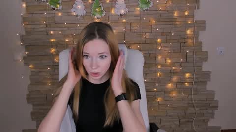 Snapshot of kim_boyd chatting on 12.23.24 kim_boyd online show from 12.23.24