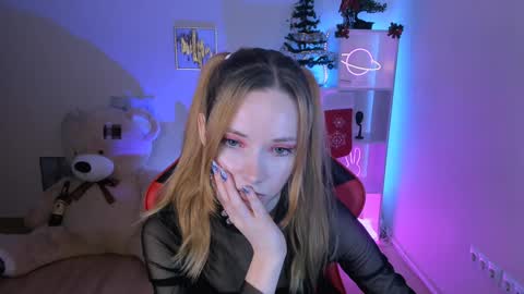 Snapshot of kim_boyd chatting on 12.28.24 kim_boyd online show from 12.28.24