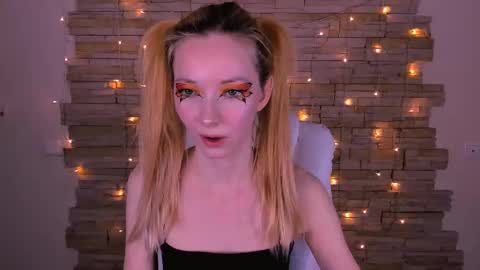 Snapshot of kim_boyd chatting on 02.25.25 kim_boyd online show from 02.25.25