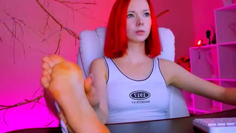 Snapshot of kim_boyd chatting on 11.21.25 kim_boyd online show from 11.21.25