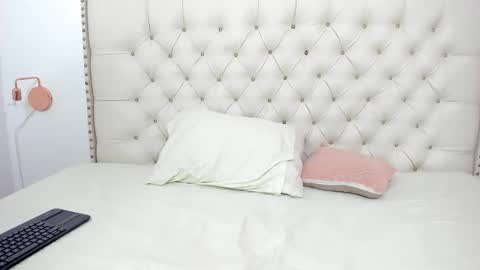 kim_eli online show from 12.22.24