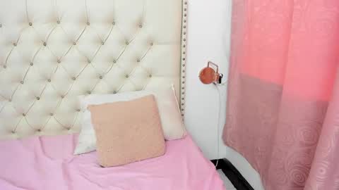 kim_eli online show from 02.12.25