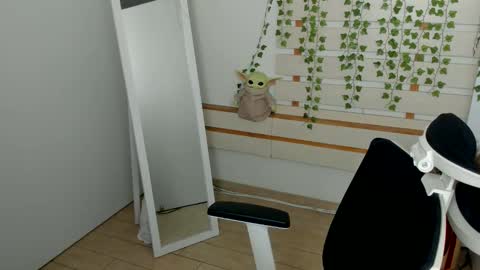 Snapshot of kim_go chatting on 09.22.25 Kim online show from 09.22.25