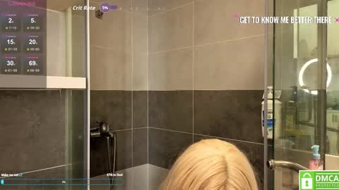 Snapshot of kim_ryu chatting on 12.04.25 Kim online show from 12.04.25
