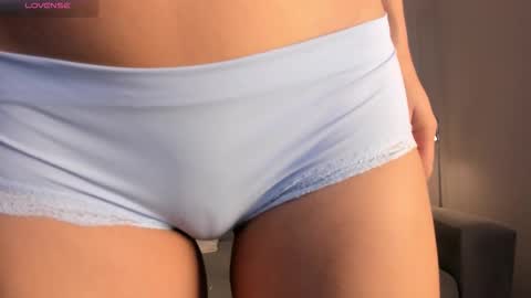 Snapshot of kim_spencer chatting on 12.22.25 Kim online show from 12.22.25