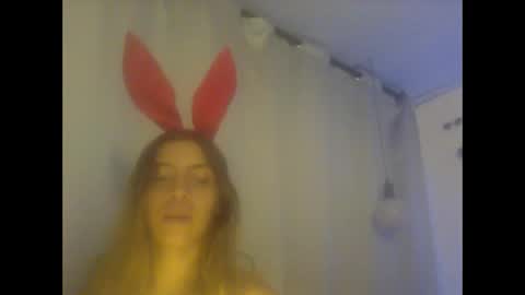 YENCYYY online show from 12.02.25