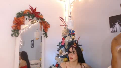 Kim  Yuk online show from 12.18.24