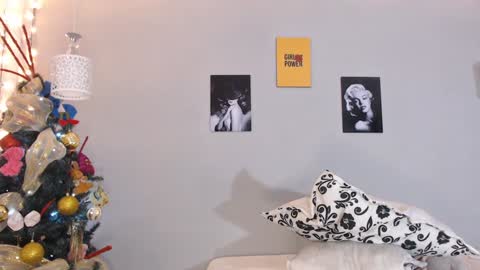 Kim  Yuk online show from 12.19.24