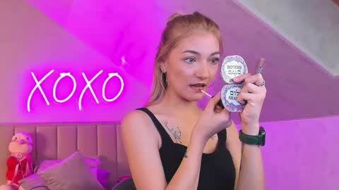 kimberlly_smith online show from 11.19.25