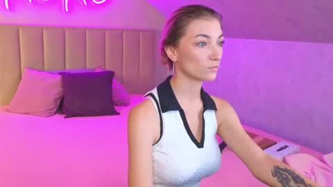 Snapshot of kimberlly_smith chatting on 06.30.26 kimberlly_smith online show from 06.30.26