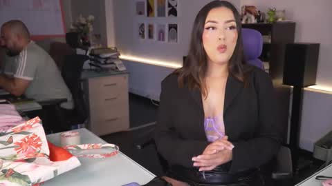 Kimberly 1200-1900 GMT-5 online show from 02.22.26