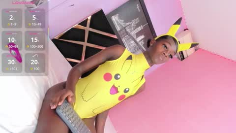 Snapshot of kimberly_ebonny chatting on 11.21.25 kimberly_ebonny online show from 11.21.25