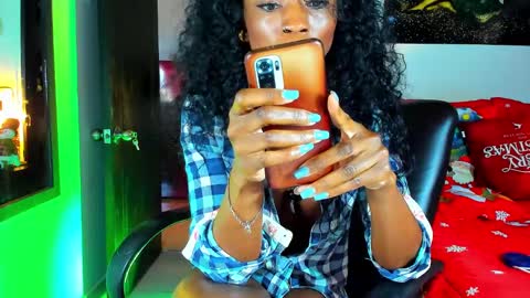 Snapshot of kimberlybanks2 chatting on 12.05.24 Kimberly Banks online show from 12.05.24