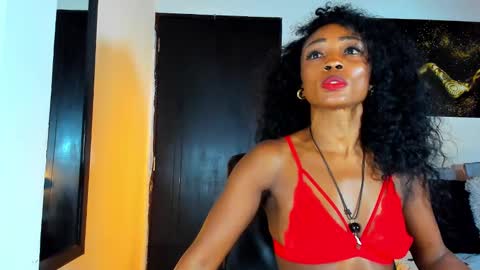 Snapshot of kimberlybanks2 chatting on 01.10.25 Kimberly Banks online show from 01.10.25