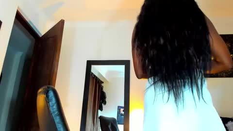 Kimberly Banks online show from 11.20.25