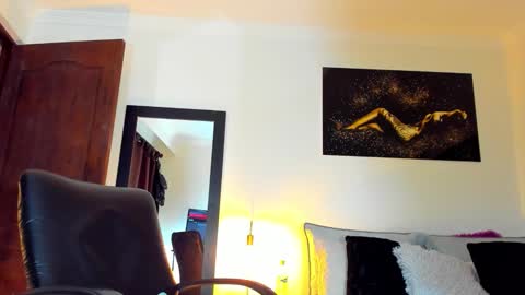 Kimberly Banks online show from 11.25.25