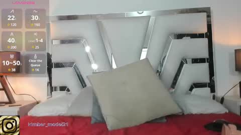 Snapshot of kimberlycoxxx chatting on 12.21.24 kimberly online show from 12.21.24