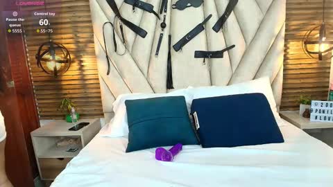 kimberlyfox_t online show from 11.10.25