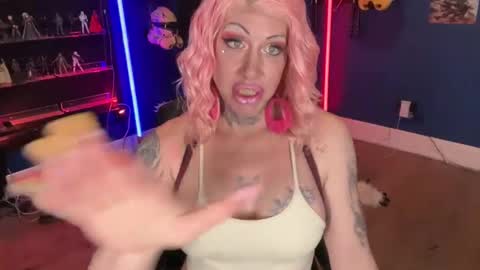 Snapshot of kimberlynnhaven chatting on 12.29.24 Kimber Haven online show from 12.29.24