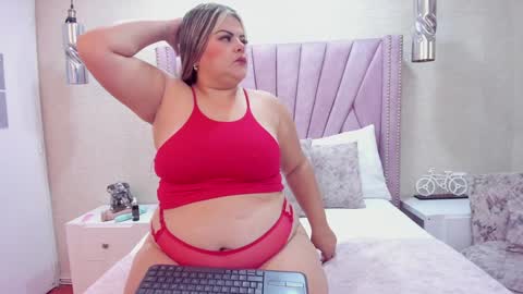 Snapshot of kimbrookss chatting on 12.31.24 KimBrooks online show from 12.31.24