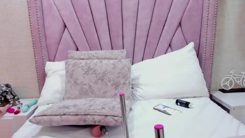 Snapshot of kimbrookss chatting on 01.02.25 KimBrooks online show from 01.02.25