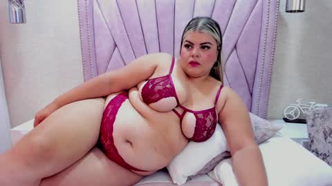 Snapshot of kimbrookss chatting on 01.08.25 KimBrooks online show from 01.08.25