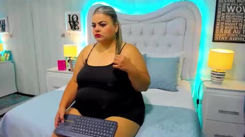 Snapshot of kimbrookss chatting on 09.17.25 KimBrooks online show from 09.17.25